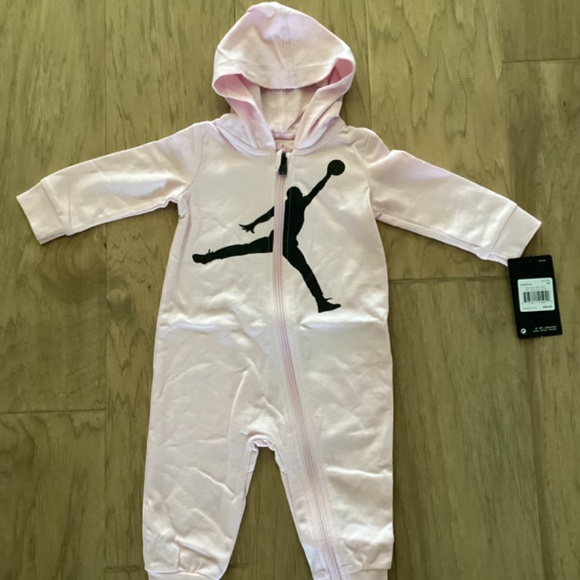 JORDAN Baby Girls Jump Man Hooded Coverall, size 9 m - Picture 1 of 4